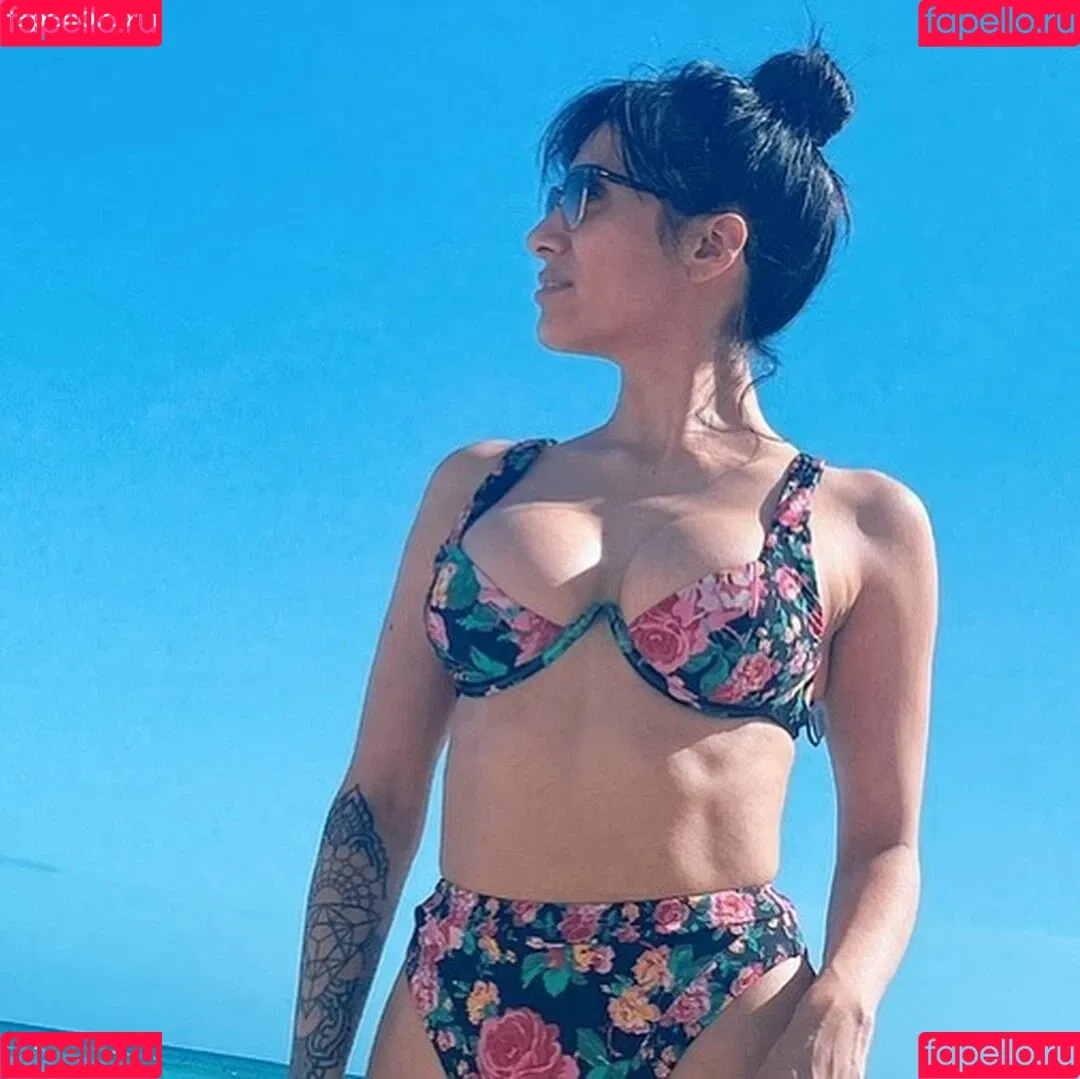 Cristina Vee Valenzuela Onlyfans Photo Gallery 