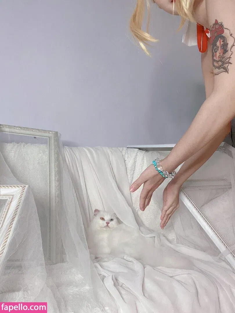 Umeko J. Onlyfans Photo Gallery 