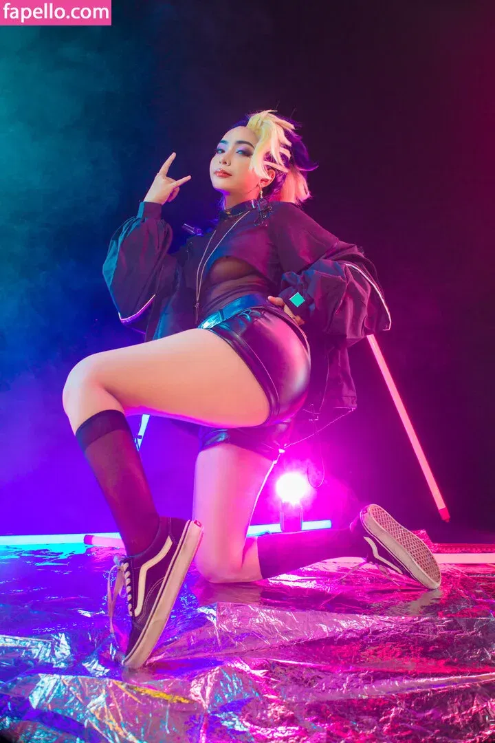 Umeko J. Onlyfans Photo Gallery 