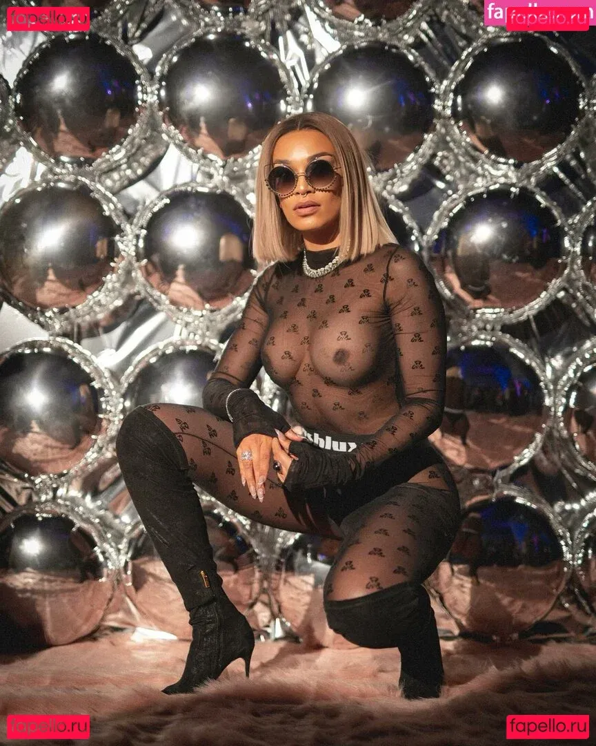 Pearl Thusi Onlyfans Photo Gallery 