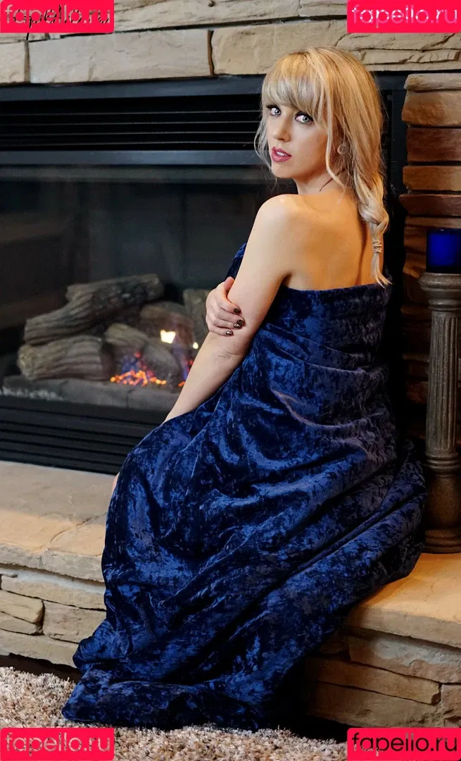 April Gloria Onlyfans Photo Gallery 