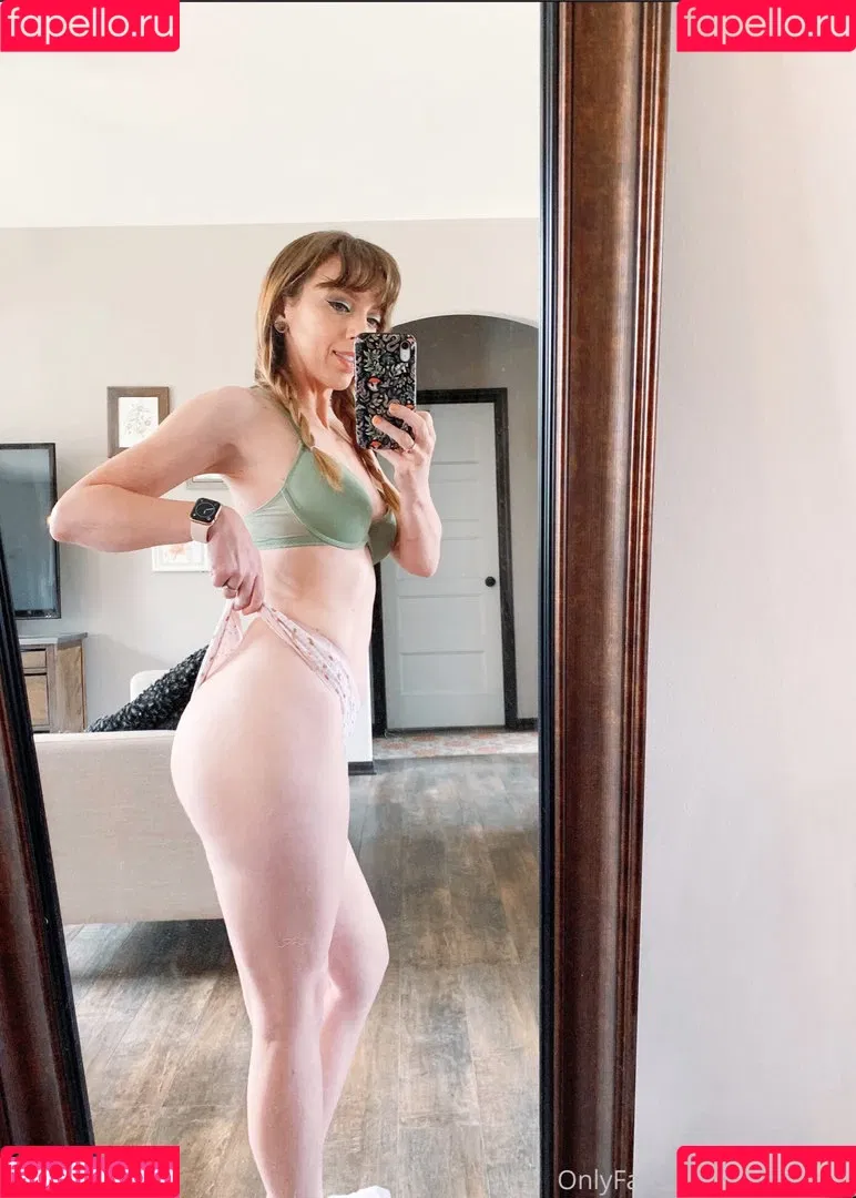 April Gloria Onlyfans Photo Gallery 