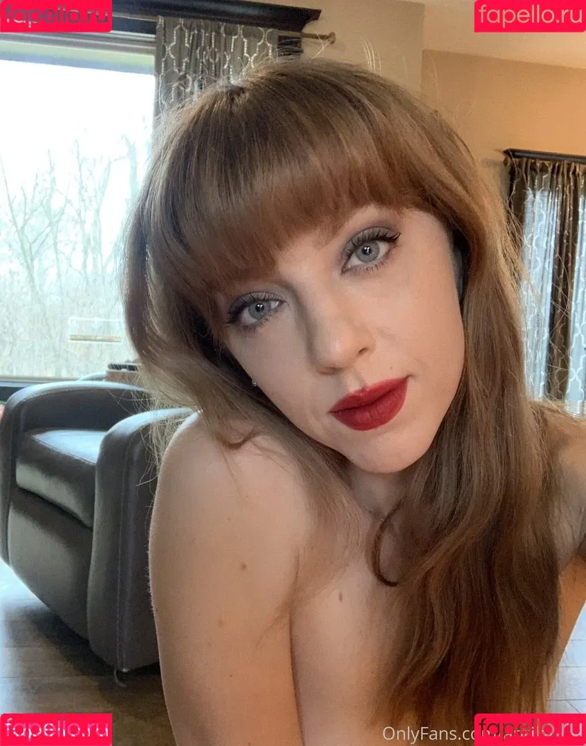 April Gloria Onlyfans Photo Gallery 