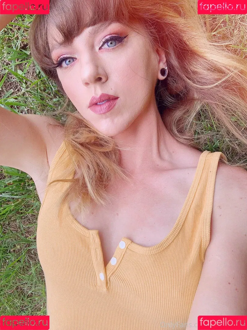 April Gloria Onlyfans Photo Gallery 