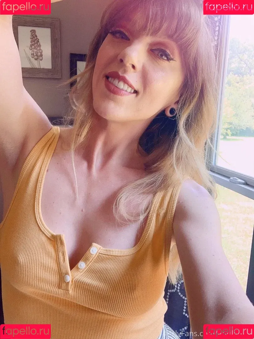 April Gloria Onlyfans Photo Gallery 