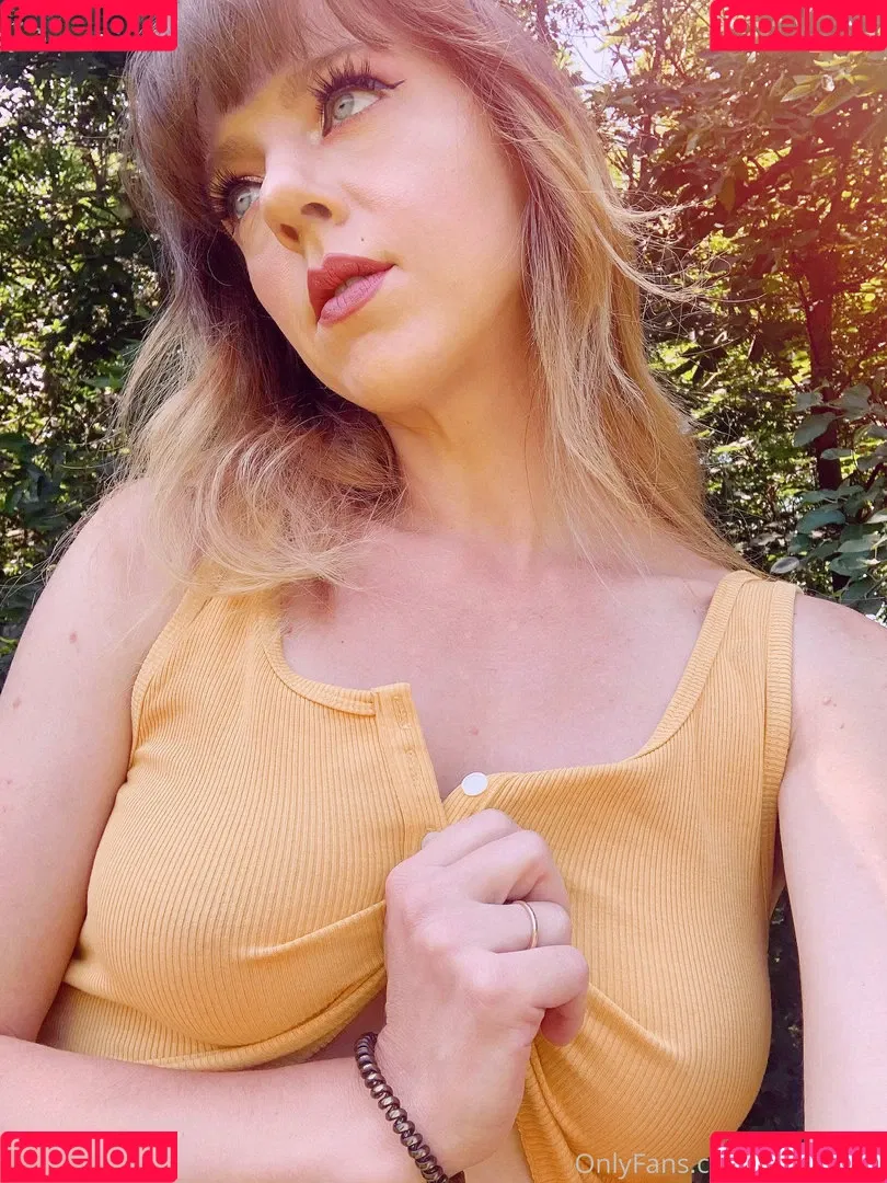 April Gloria Onlyfans Photo Gallery 