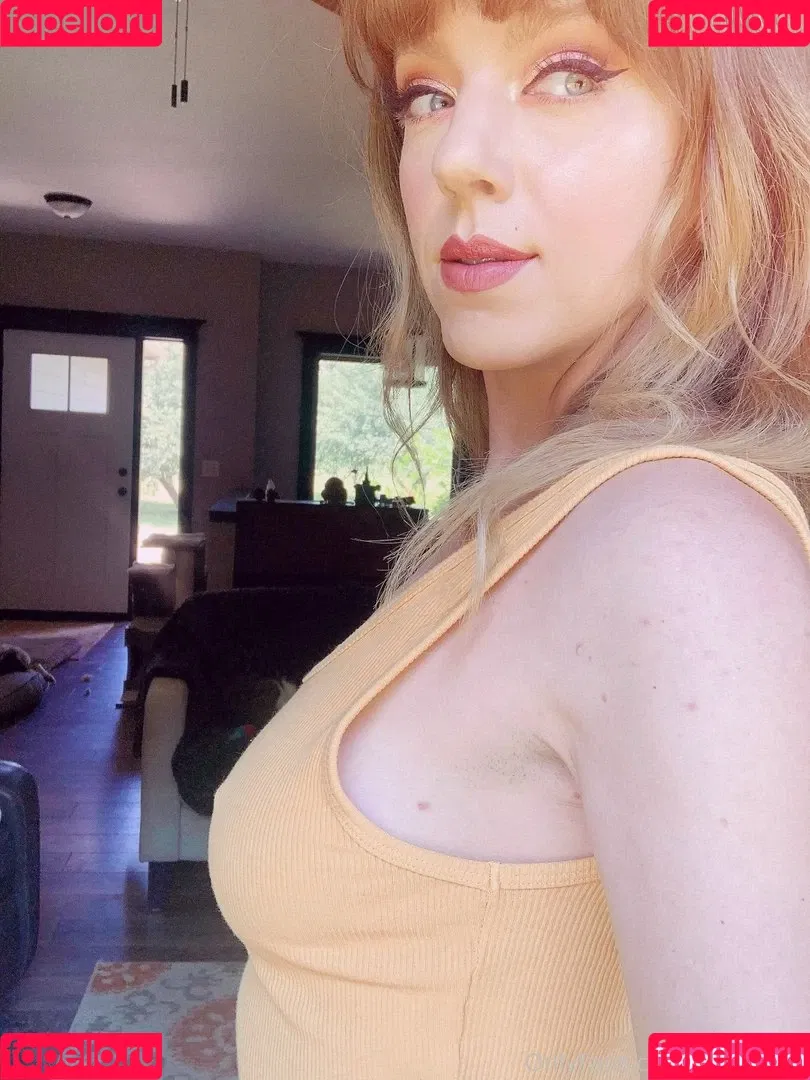 April Gloria Onlyfans Photo Gallery 