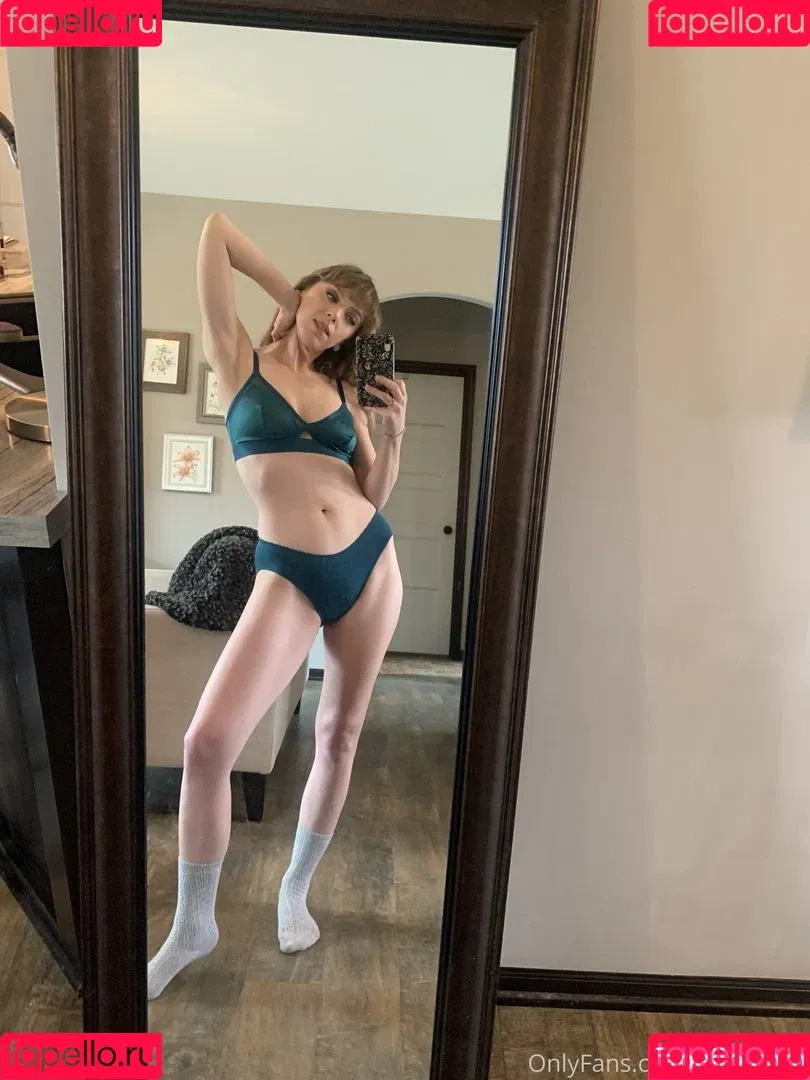 April Gloria Onlyfans Photo Gallery 