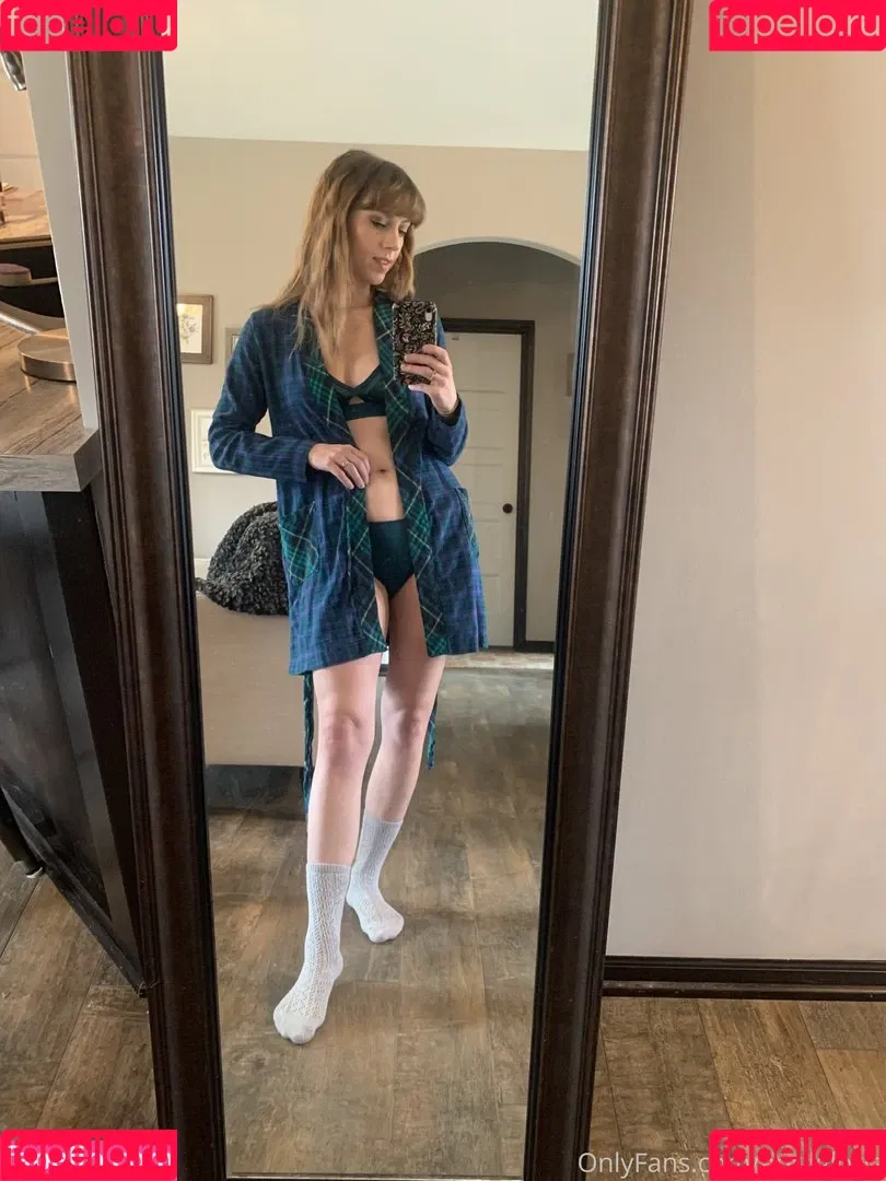 April Gloria Onlyfans Photo Gallery 