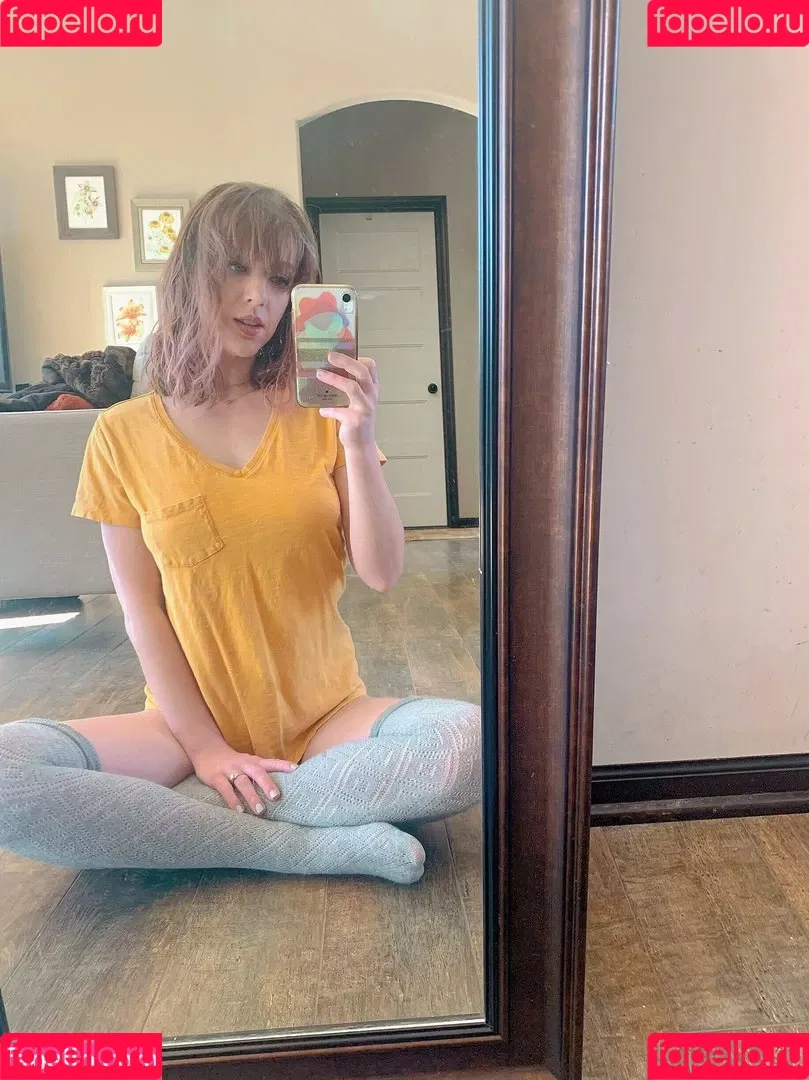 April Gloria Onlyfans Photo Gallery 