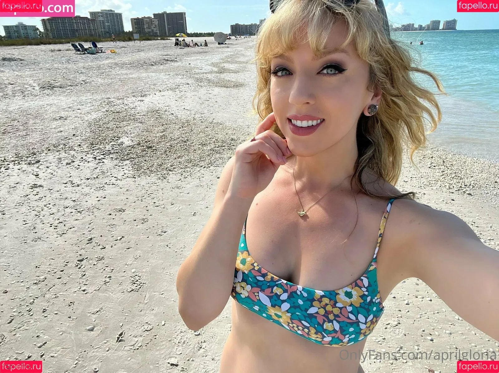 April Gloria Onlyfans Photo Gallery 