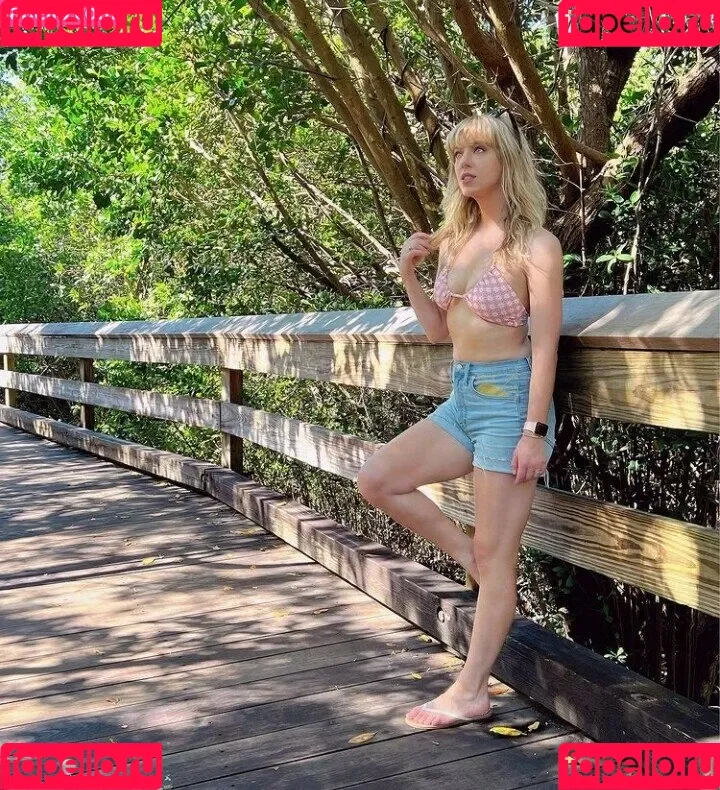 April Gloria Onlyfans Photo Gallery 