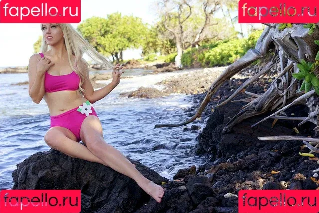 April Gloria Onlyfans Photo Gallery 