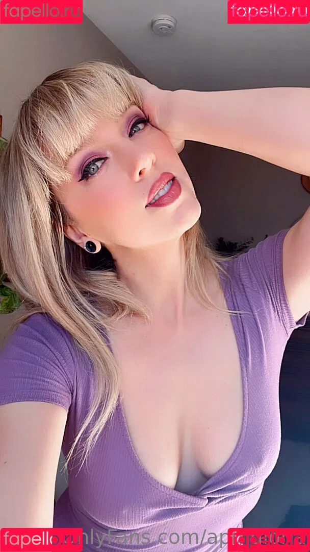 April Gloria Onlyfans Photo Gallery 
