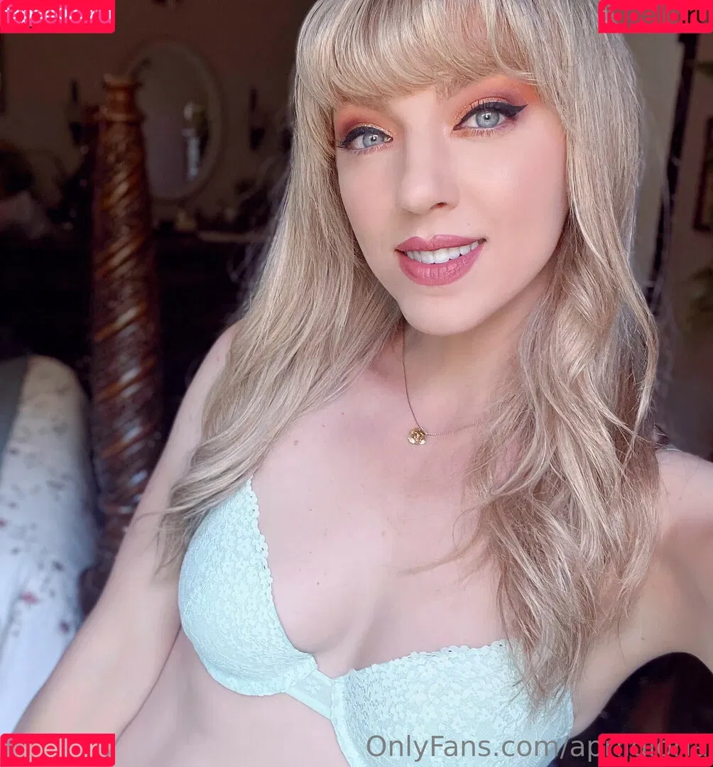 April Gloria Onlyfans Photo Gallery 