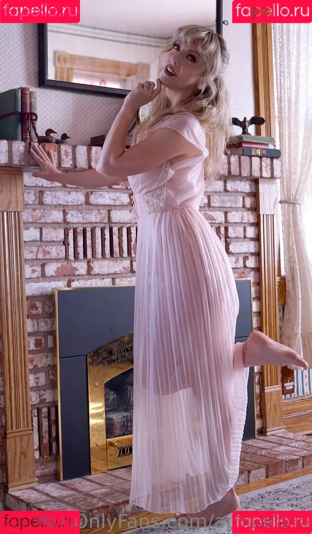 April Gloria Onlyfans Photo Gallery 