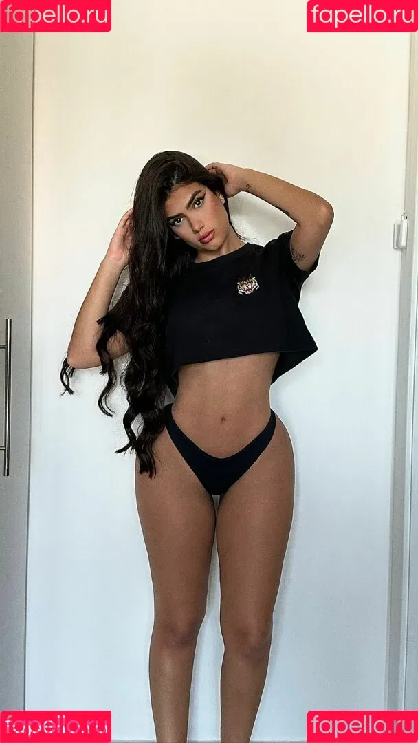 Victtoria Medeiros Onlyfans Photo Gallery 