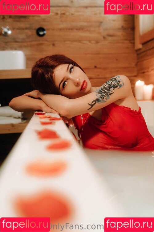 Linaroeschr Onlyfans Photo Gallery 