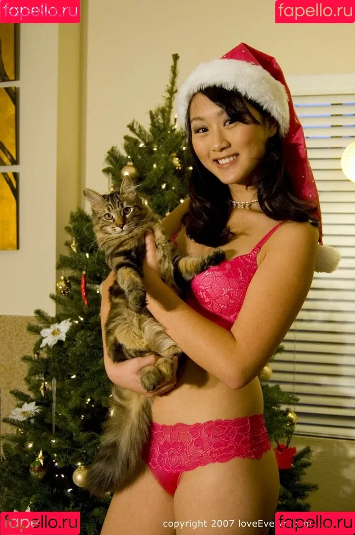 Evelyn Lin Onlyfans Photo Gallery 