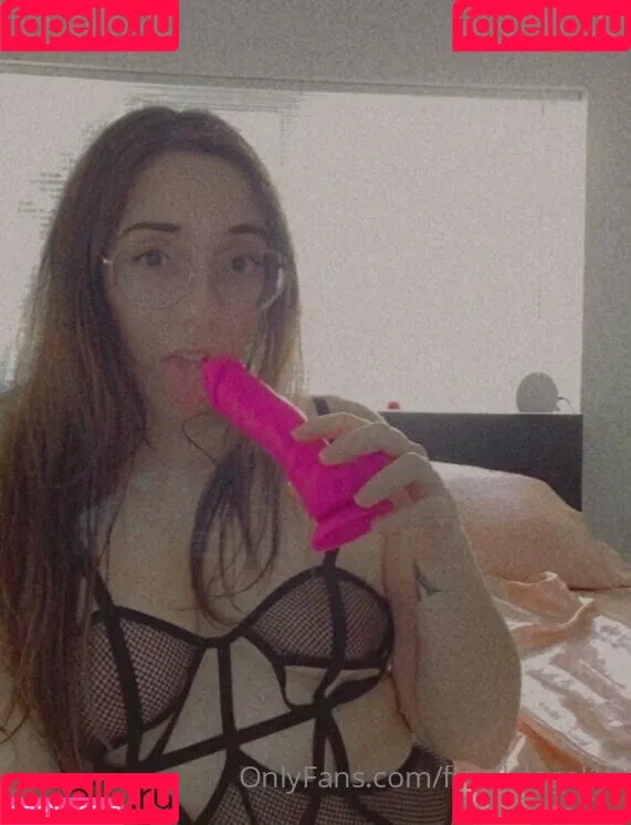 finallylegal18 Onlyfans Photo Gallery 