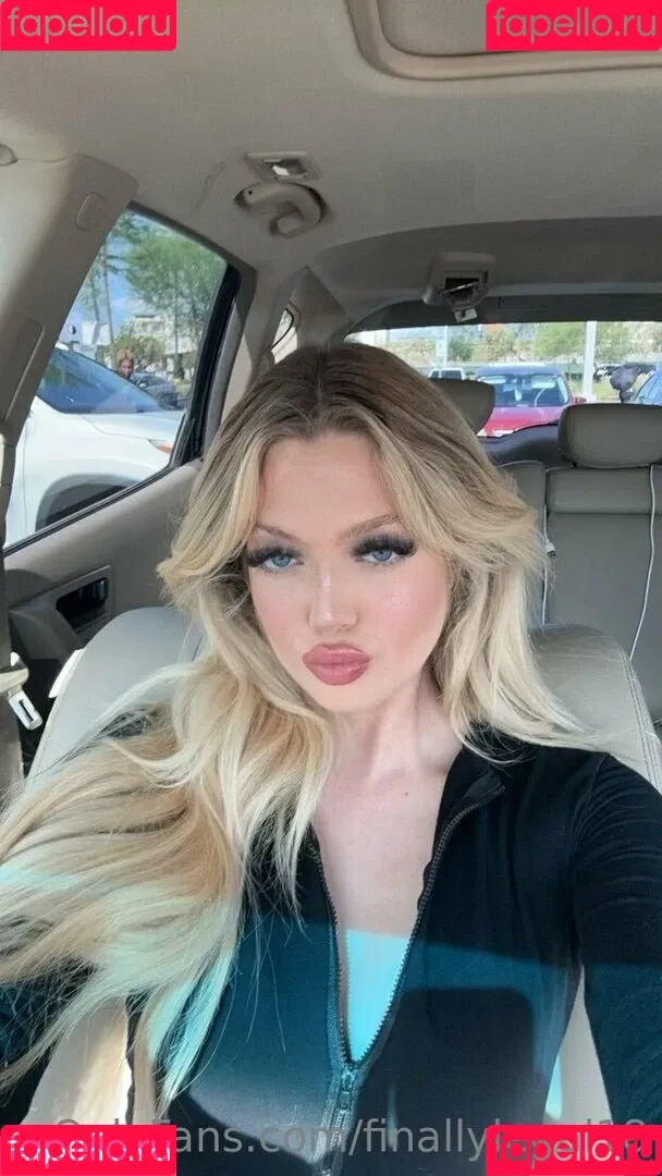 finallylegal18 Onlyfans Photo Gallery 