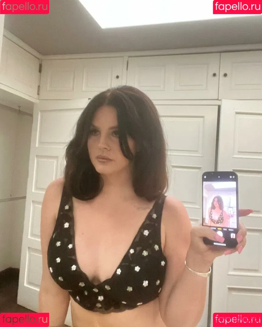 Lana Del Rey Onlyfans Photo Gallery 