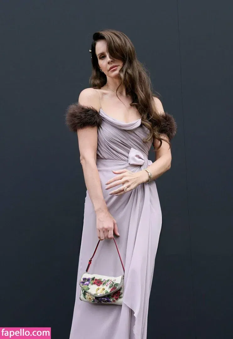 Lana Del Rey Onlyfans Photo Gallery 