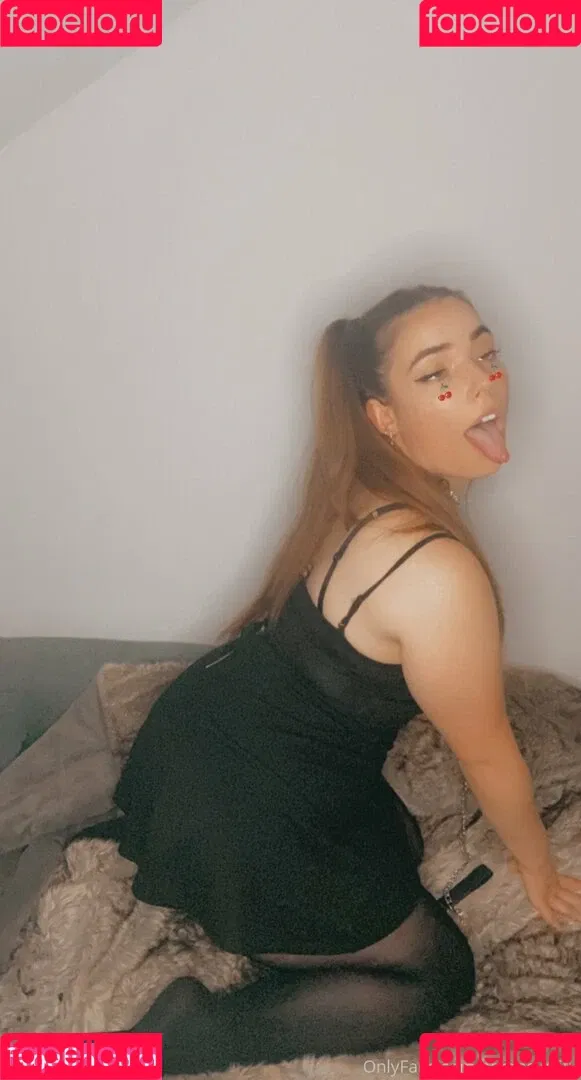 Serenewaifu Onlyfans Photo Gallery 