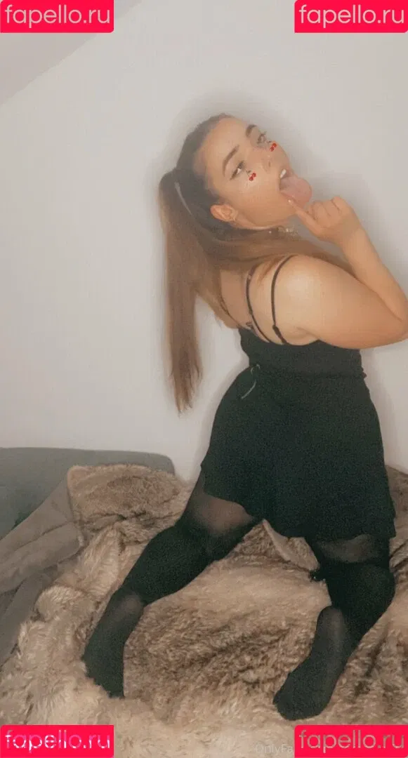 Serenewaifu Onlyfans Photo Gallery 