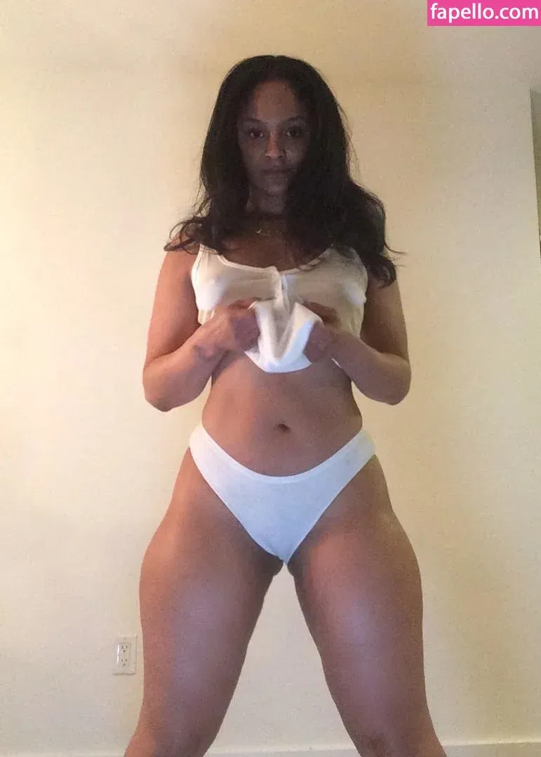 maliah Onlyfans Photo Gallery 