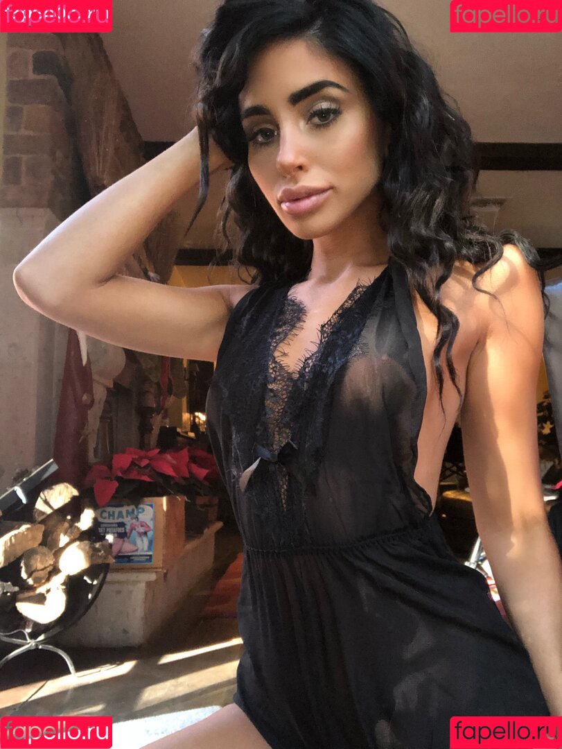 Naomi Woods Onlyfans Photo Gallery 
