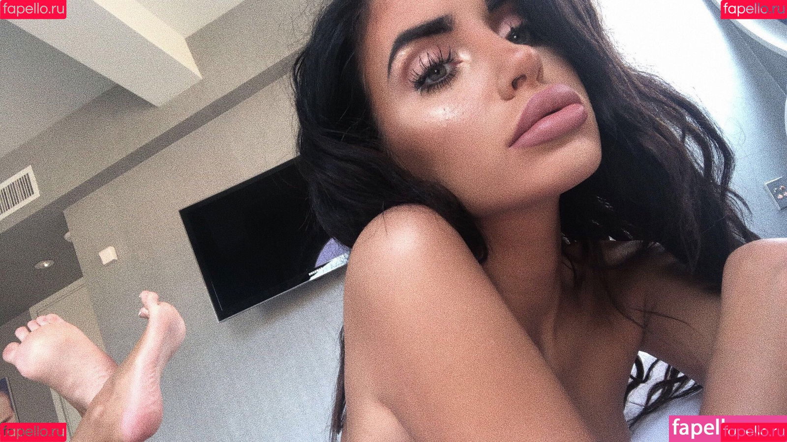 Naomi Woods Onlyfans Photo Gallery 