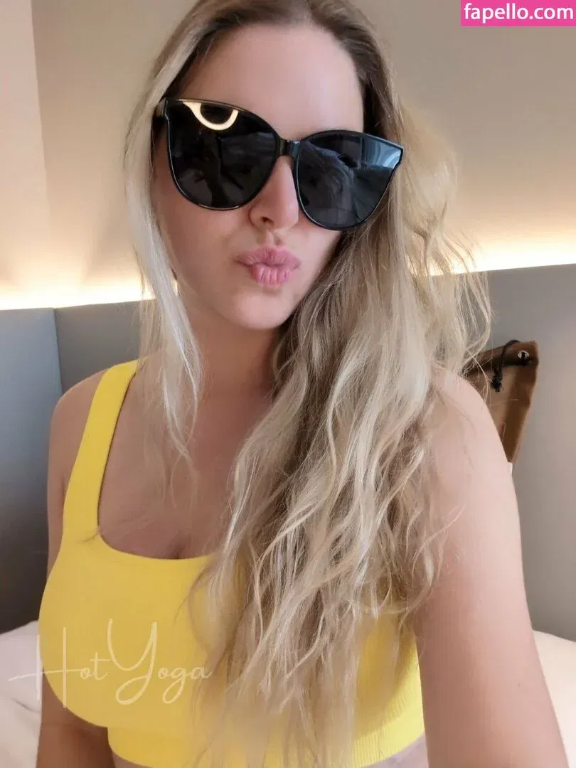 hotyoga Onlyfans Photo Gallery 