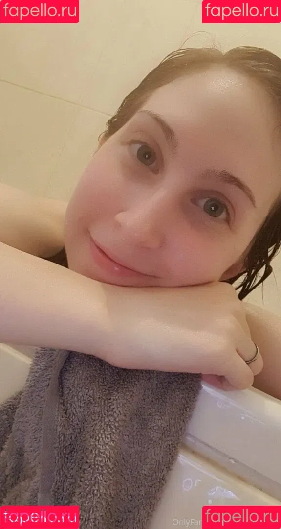 Aleenaxlaced Onlyfans Photo Gallery 