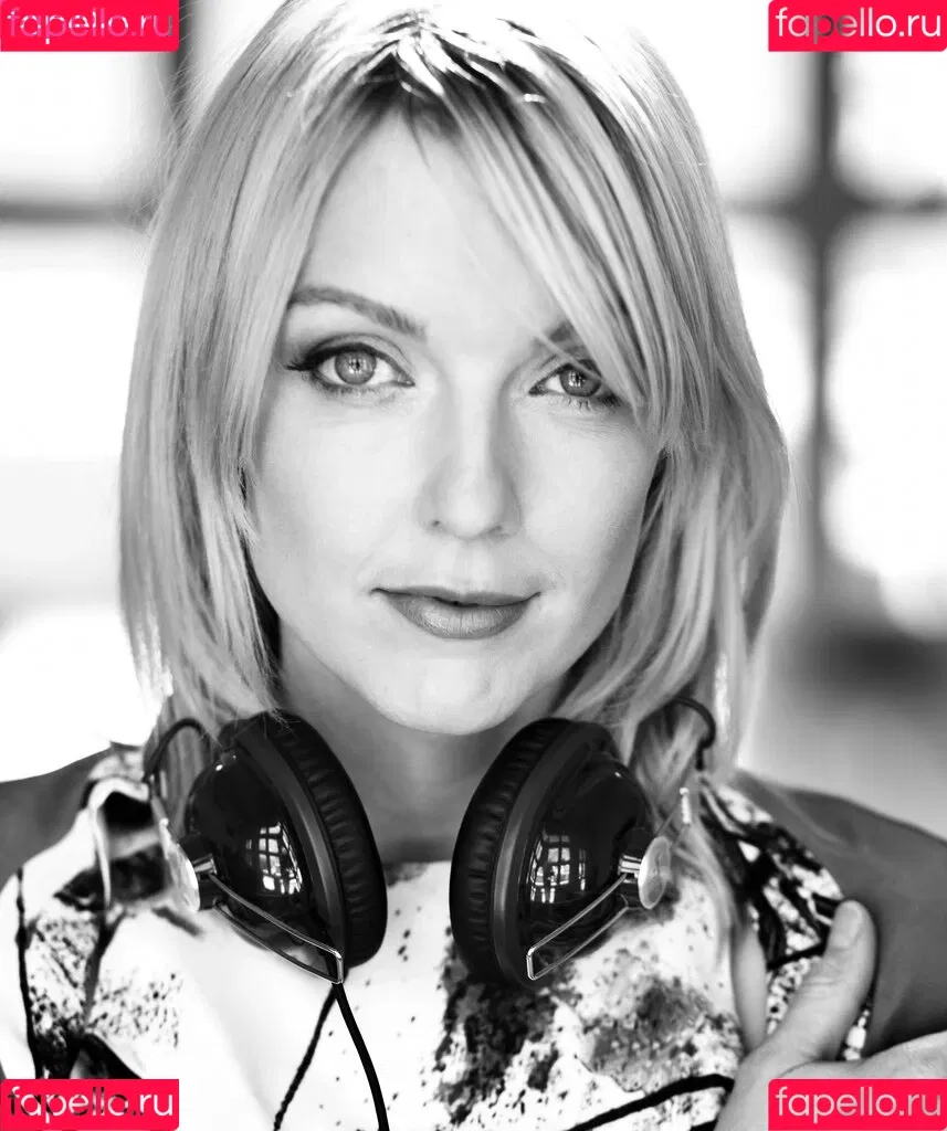 Lauren Laverne Onlyfans Photo Gallery 