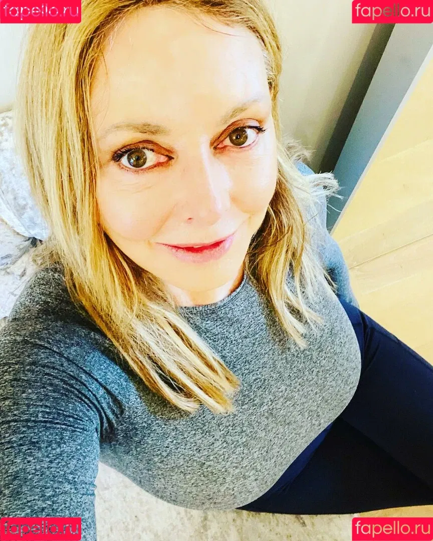 Carol Vorderman Onlyfans Photo Gallery 
