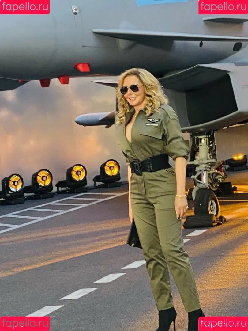 Carol Vorderman Onlyfans Photo Gallery 
