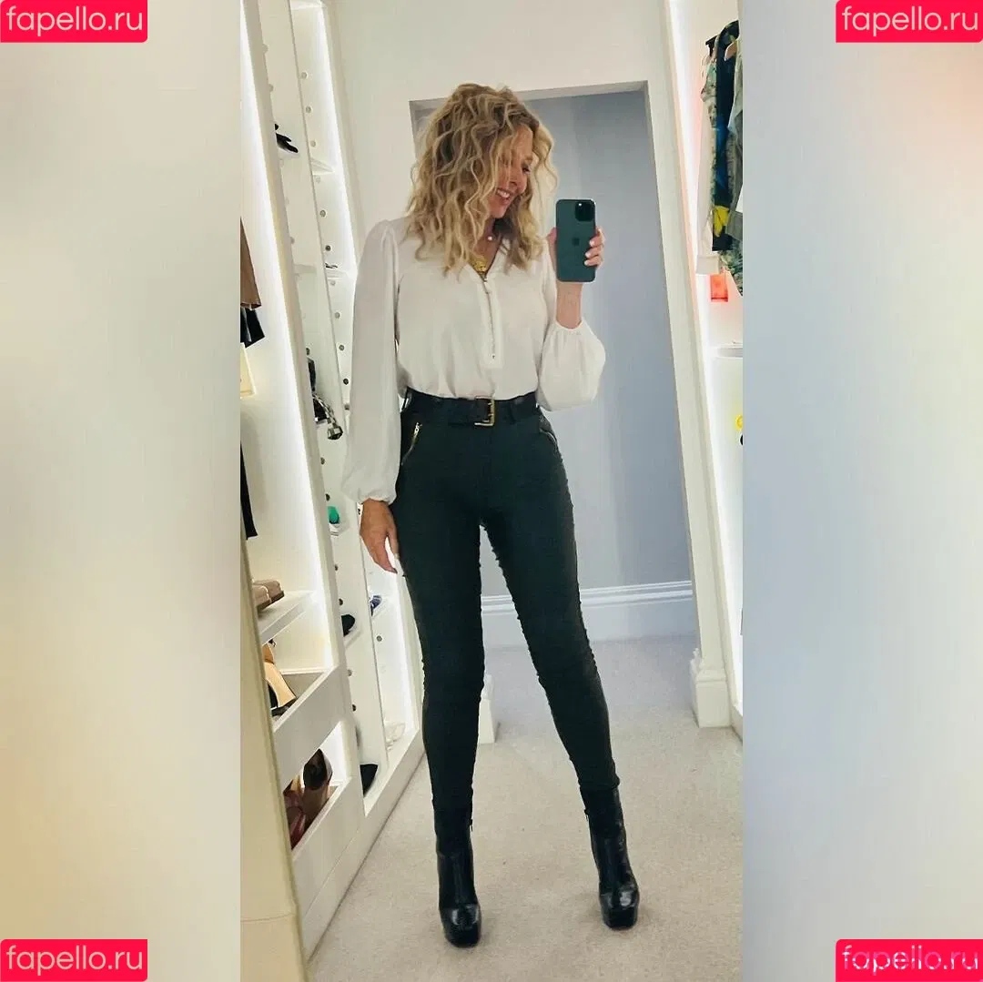 Carol Vorderman Onlyfans Photo Gallery 