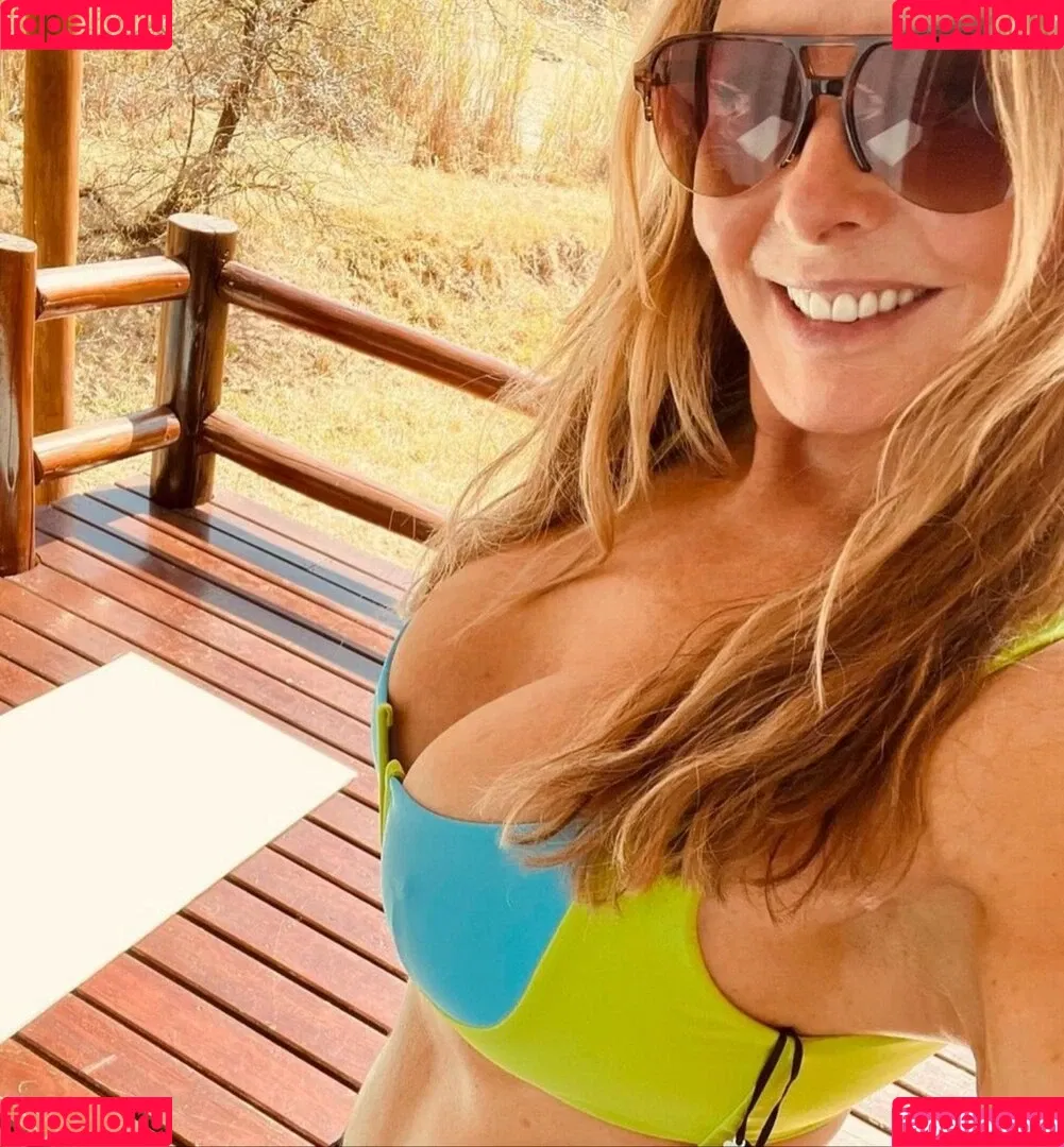 Carol Vorderman Onlyfans Photo Gallery 