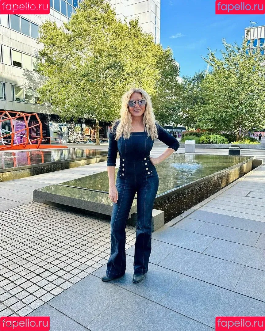 Carol Vorderman Onlyfans Photo Gallery 