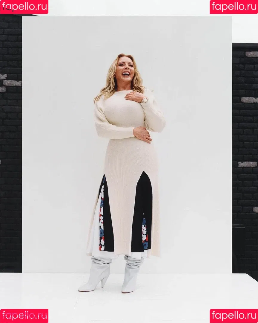 Carol Vorderman Onlyfans Photo Gallery 