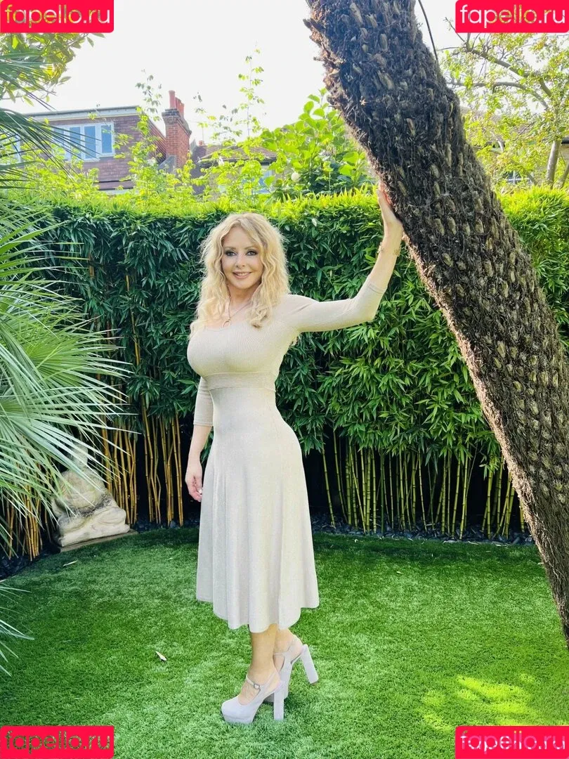 Carol Vorderman Onlyfans Photo Gallery 