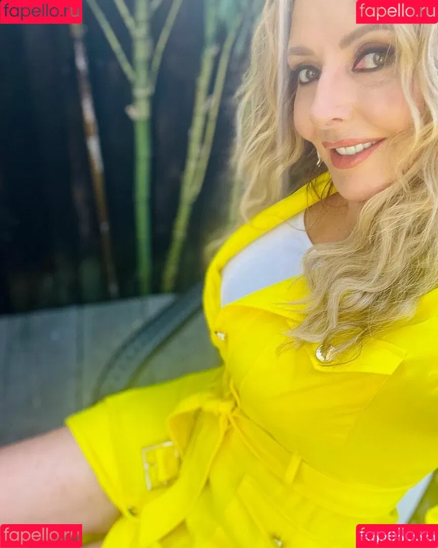 Carol Vorderman Onlyfans Photo Gallery 