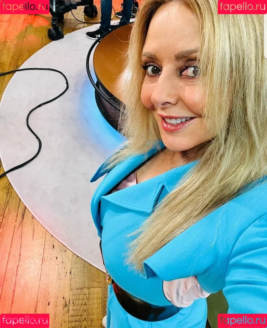 Carol Vorderman Onlyfans Photo Gallery 