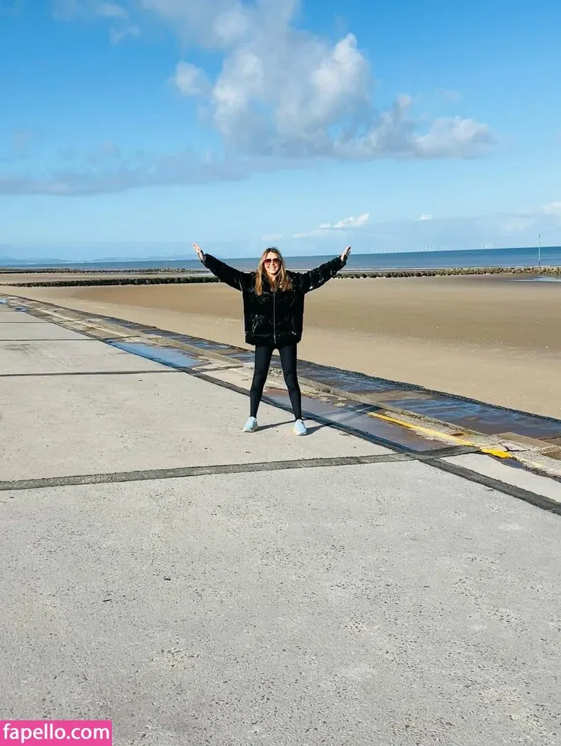 Carol Vorderman Onlyfans Photo Gallery 