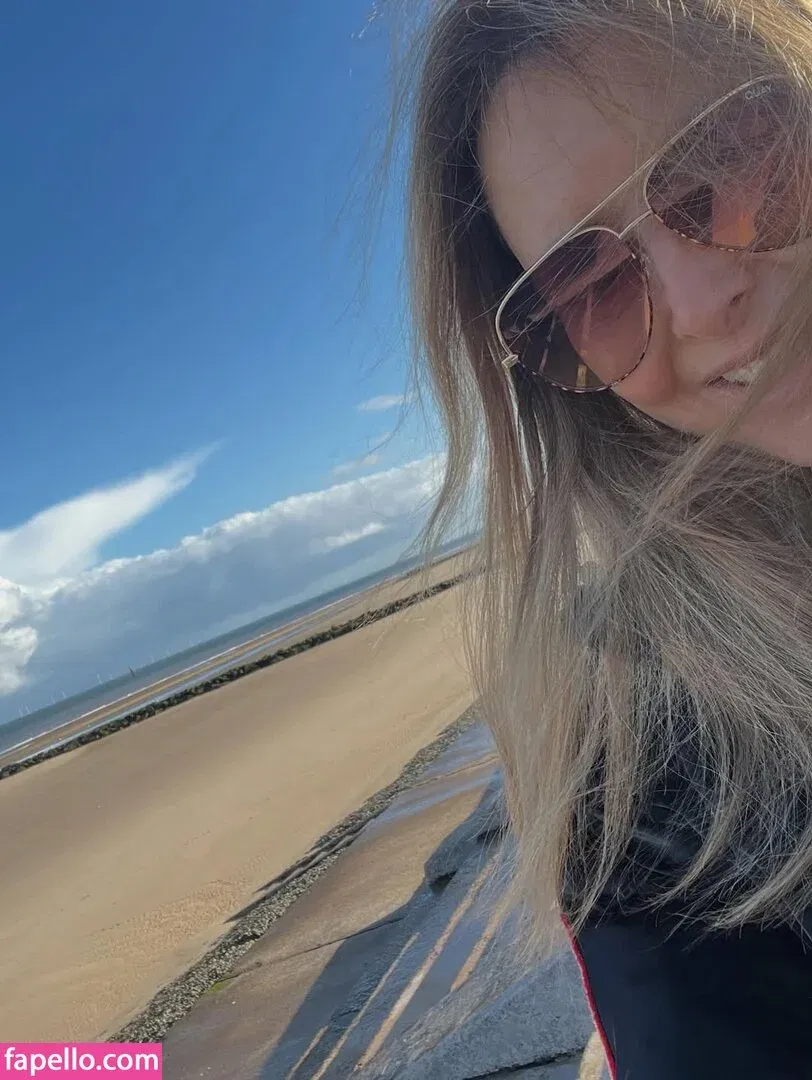 Carol Vorderman Onlyfans Photo Gallery 