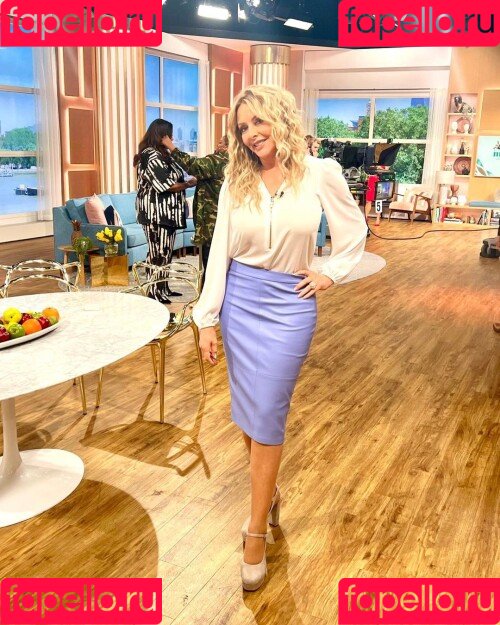 Carol Vorderman Onlyfans Photo Gallery 