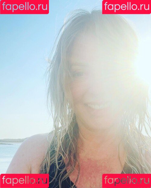 Carol Vorderman Onlyfans Photo Gallery 