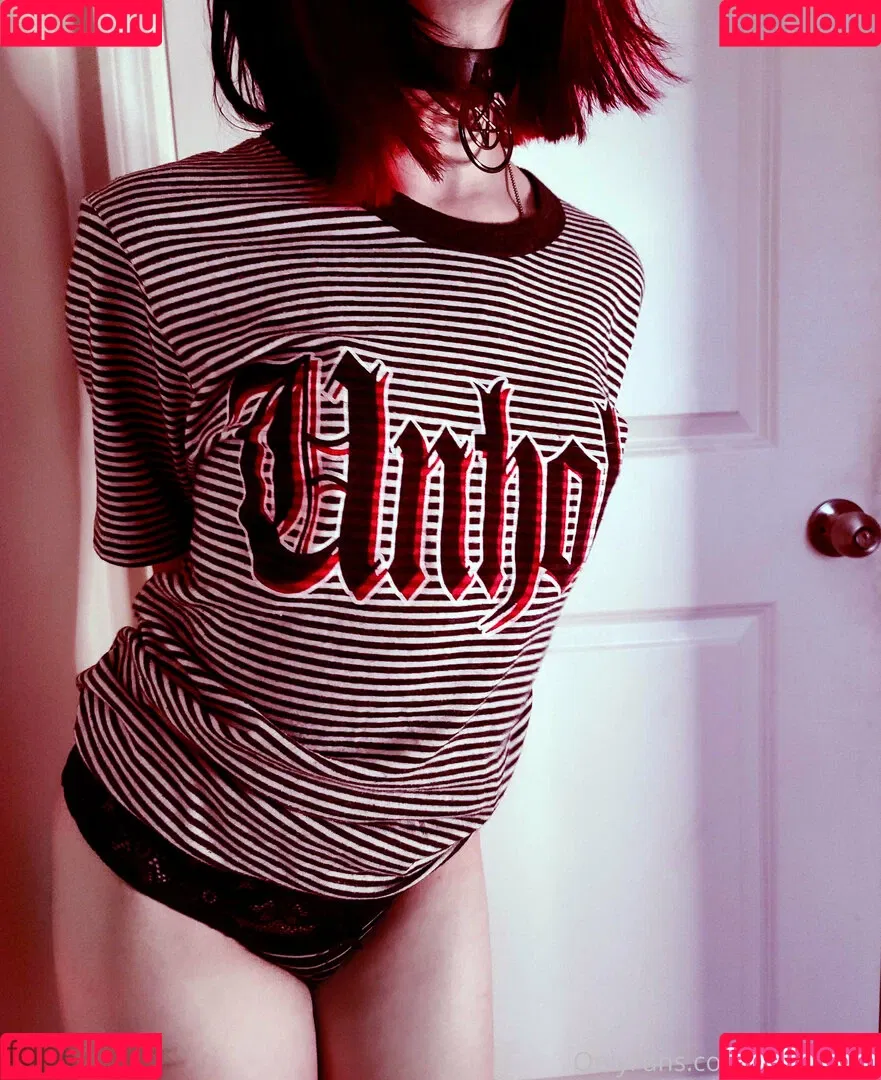em.h0rr0r Onlyfans Photo Gallery 