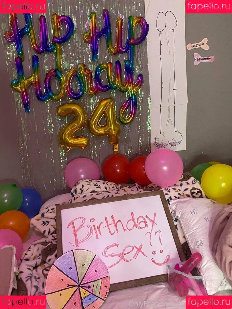 JuicyPinaypple Onlyfans Photo Gallery 